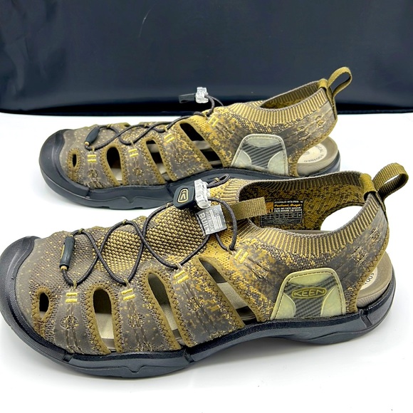 Keen Other - Keen sandals for men size 13. It looks brand new.